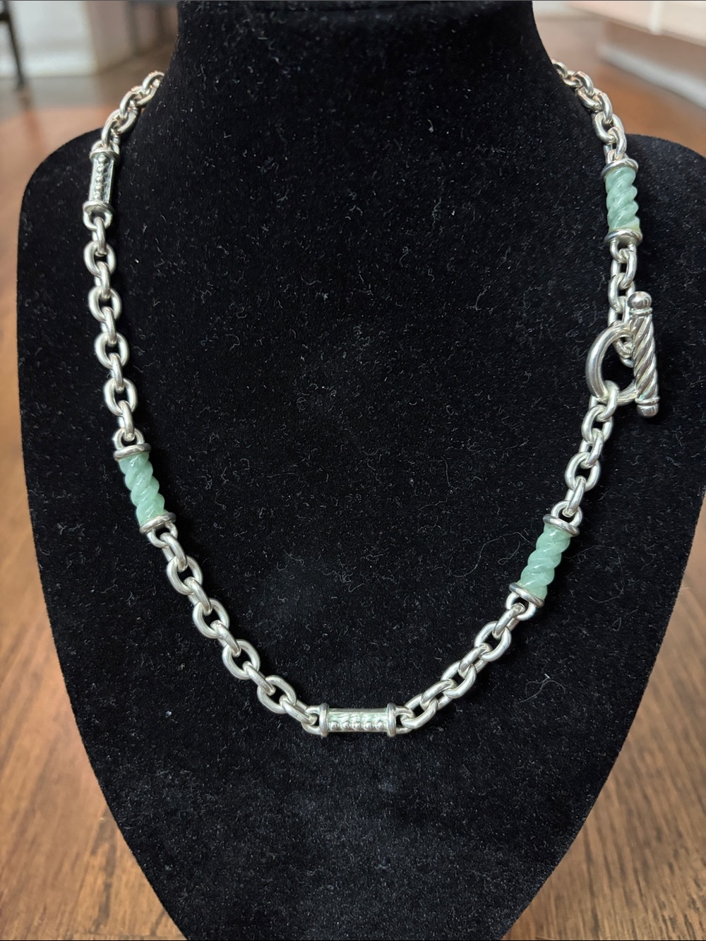 Judith Ripka 925 light green jade/aventurine necklace